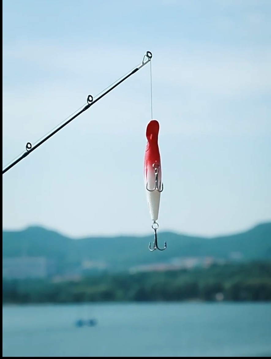tk1-8.jpg 109pcs Saltwater Fishing Lure Set with Crankbaits and Hooks - Image 1